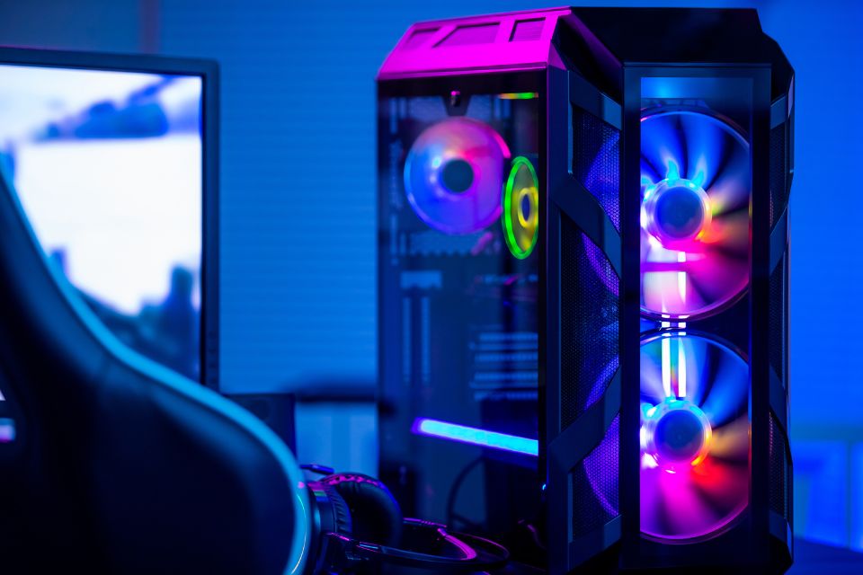 水冷電腦是什麼？開放式vs.一體式差異？水冷主機組裝、價錢、壽命介紹